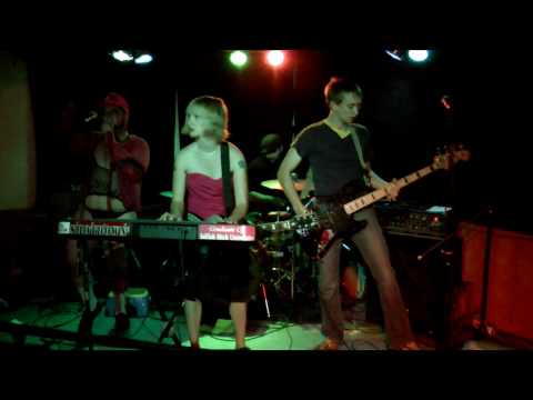 Screamin' Cyn-Cyn and the Pons - 