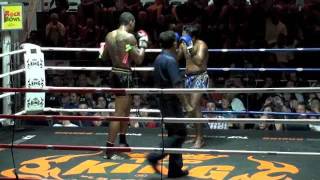Download Lagu Dorian Price (Tiger Muay Thai) fights Detsakda @ Patong Thai boxing Stadium Thumbnail
