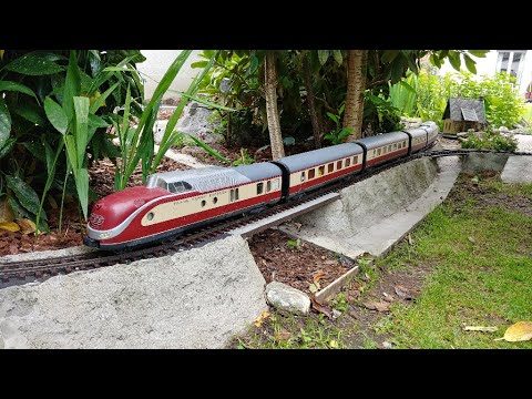 Piko G TEE 37320 - ESU Loksound XL, double pulsed smoke unit and animated driver!