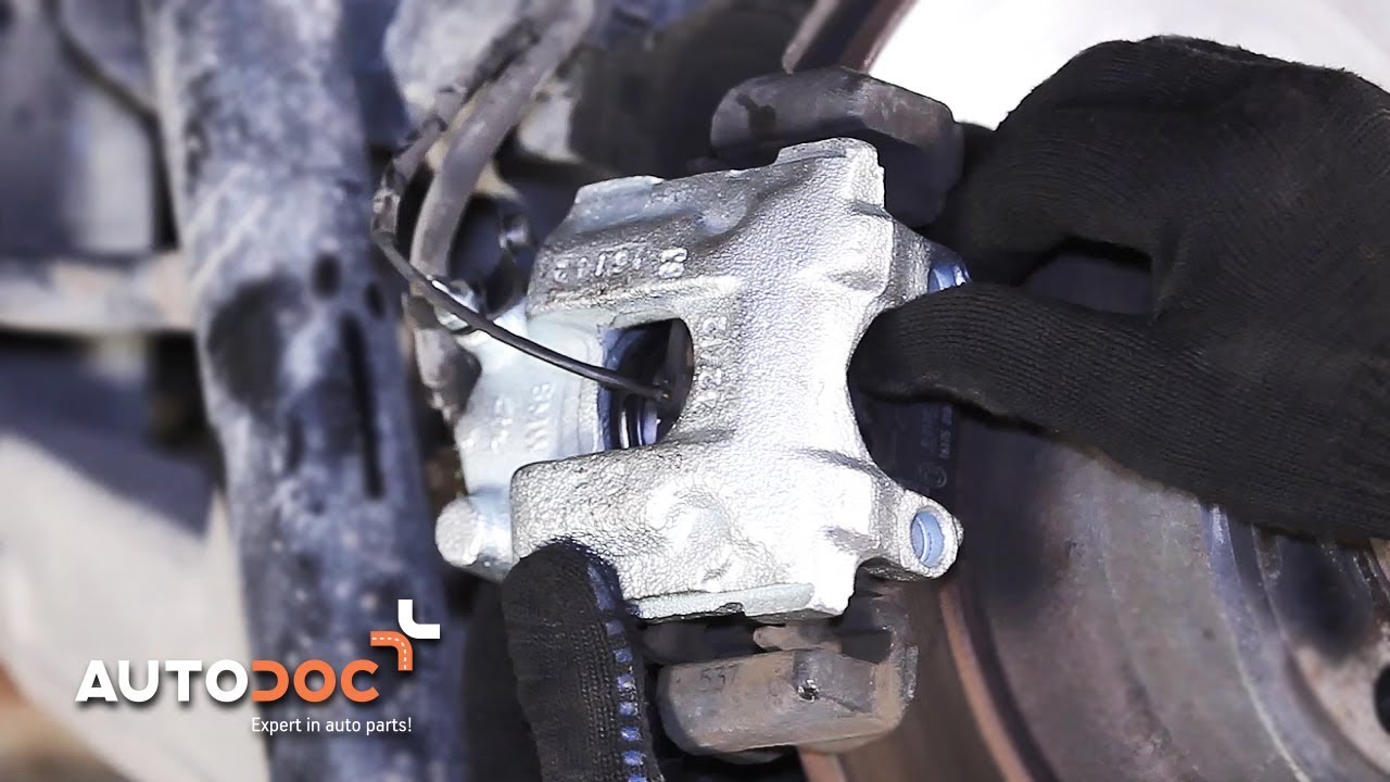 Ako vymeniť zadné brzdový strmeň na BMW X5 E53 – návod na výmenu