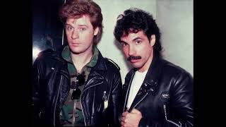 Daryl Hall and John Oates Delayed Reaction