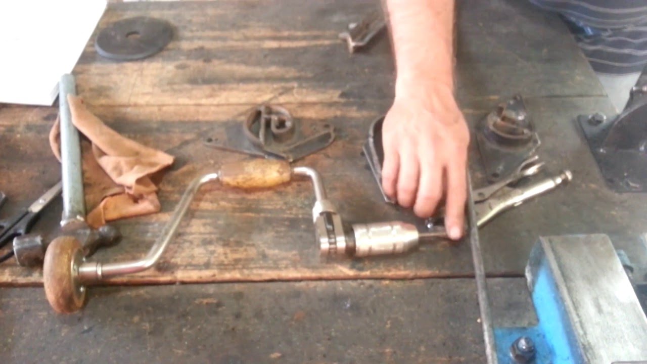 Machueleando con taladro manual o berbiqui, Fabricando dado para figuras de redondo de TRES OCTAVOS,