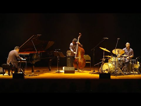 TBN TAKESHI OHBAYASHI TRIO featuring BEN WILLIAMS and NATE SMITH plays ”Cill My Landlord”