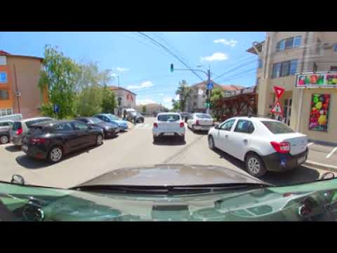 Direcție DREAPTA➡️ ieșind de pe un drum cu SENS UNIC . (Intersecție dirijată prin semafor)