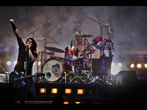 Foo Fighters - Somebody To Love @Lollapalooza Chile 2022 (Queen Cover)