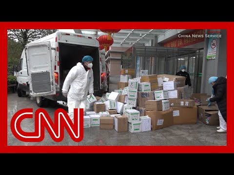 志願者協助受冠狀病毒封鎖影響的工人。 (Volunteers assist workers affected by coronavirus lockdown)