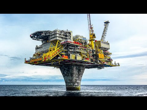 Life Inside Giant Offshore Rigs in the Middle of the Sea