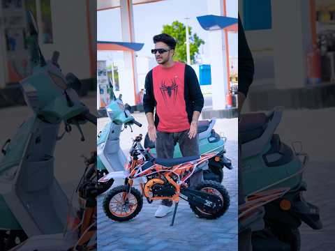 Electric Scooty और Dirt Bike में टक्कर हो गई