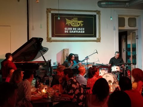 Rodrigo González & Naima Trío     "My Funny Valentine"