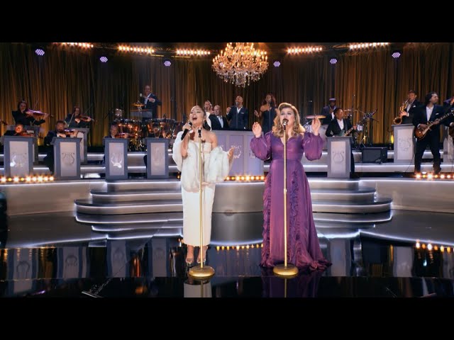 Kelly Clarkson & Ariana Grande – Santa, Can't You Hear Me (from When Christmas Comes Around on NBC)