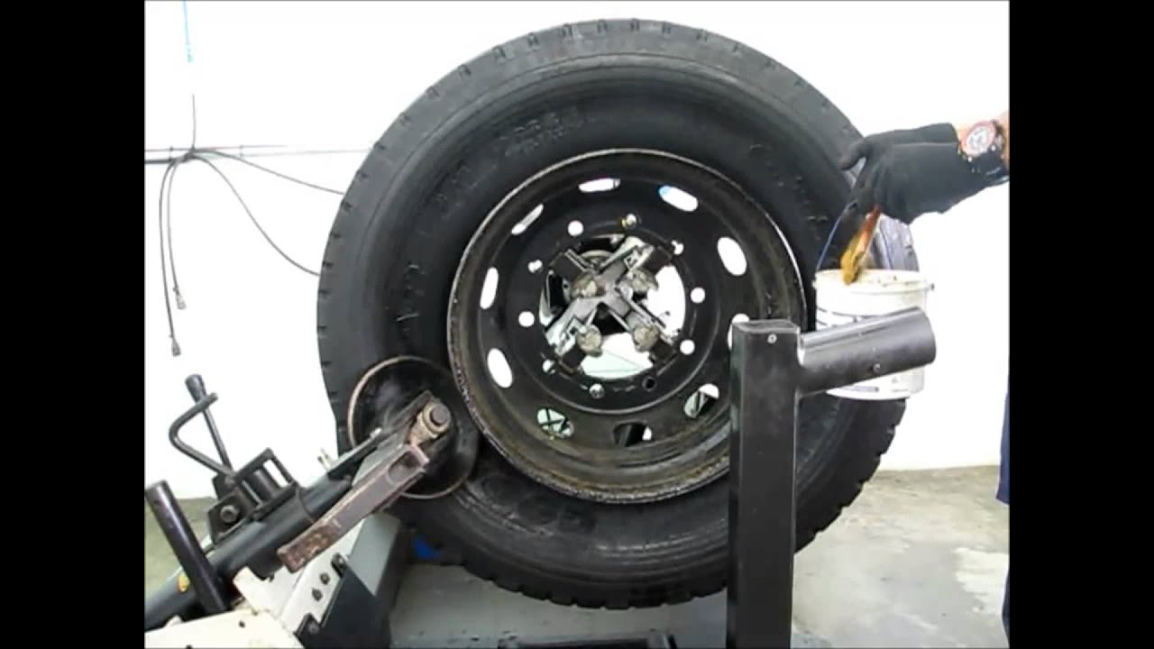 MONTADORA DE PNEUS PARA CAMINHÃO MAXITRUCK "F" TRUCK CENTER