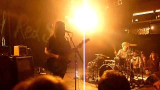 Blood Red Shoes - One More Empty Chair, live at Lucerna Music Bar, Prague 19 Nov 2010
