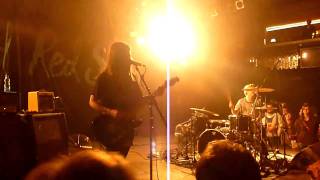 Blood Red Shoes - One More Empty Chair, live at Lucerna Music Bar, Prague 19 Nov 2010