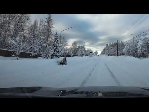 Às vezes você precisa de uma máquina de neve em Anchorage, Alasca!