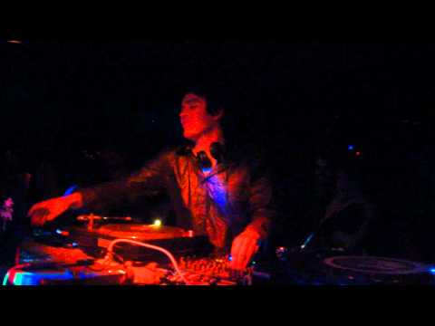 15/12/2011 - Lee Foss @ JUST THIS (Milan, Italy) playn Fred Falke - Love Theme