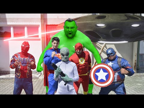 Superheroes VS Aliens