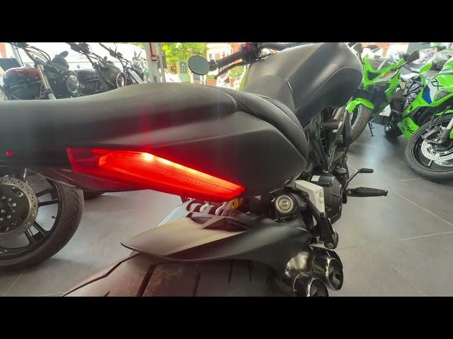 X DIAVEL