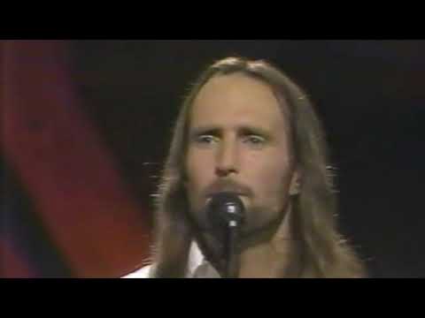 Hugh Moffat & Gail Davies  -  Old Flames Can't Hold a Candle to You