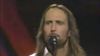 Hugh Moffat &amp; Gail Davies  -  Old Flames Can&#39;t Hold a Candle to You