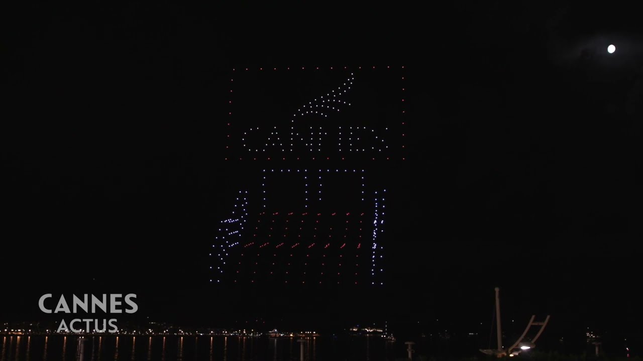 Show de 400 drones pour le 45e anniversaire du Cannes Yachting Festival 2022