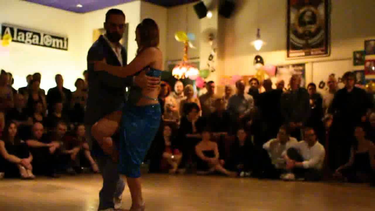 Video thumbnail for Pablo Linares y Patricia Carrazco - Esteban Moreno y Claudia Codega en La Maquina Tanguera