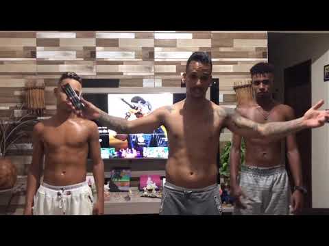 Violeira de Apache ( antes do banho )