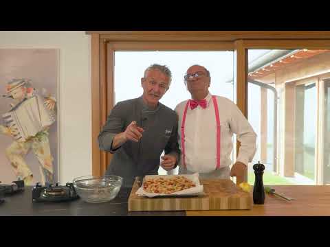 CALAMARI GRATINATI CON POMODORI E OLIVE - Video Ricetta - Grigio Chef