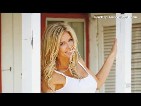 Former Wrestling Star Torrie Wilson Turns Heads With Golf Outfit