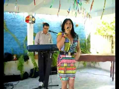 ROSE D'PAULA CANTA ROBERTO CARLOS.wmv