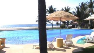 preview picture of video 'A walk around the Villas Playa Blanca, Zihuatanejo, Mexico http://www.vrbo.com/106868'