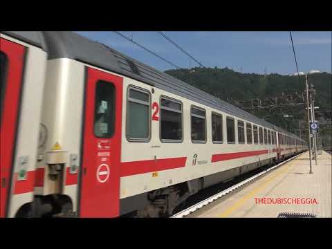 IL SALUTO DELL' INTERCITY IN TRANSITO IN STAZIONE A RONCO SCRIVIA. (GE) SAB. 12 -  6 - 2021.