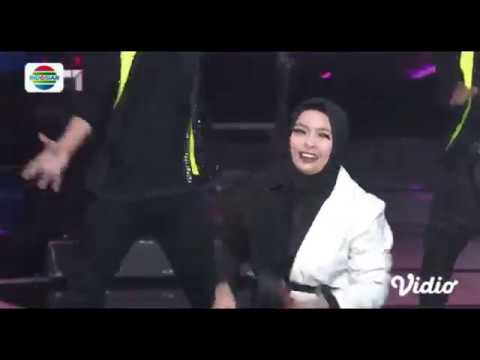 Fildan ft Kotak   Beraksi    Konser Luar Biasa   Karya Emas 24 Musisi Indosiar