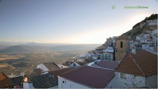 preview picture of video 'Historia y un paseo por Chiclana del Segura, Jaén'