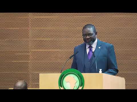 Dr. Ahmed Ogwell delivering a keynote address at the Continental #EPI Managers #Workshop.