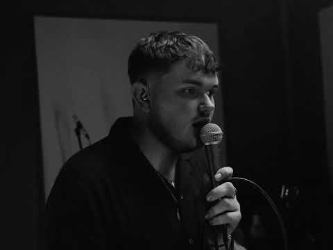 Oliver Pinder - haunted (Live at The Old Bank Studio)