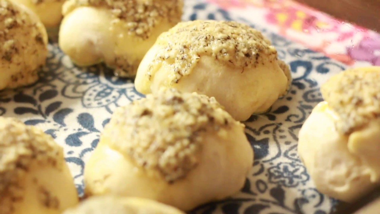 Cheesy Biscuit Bombs - Easy Appetizers For The Superbowl!