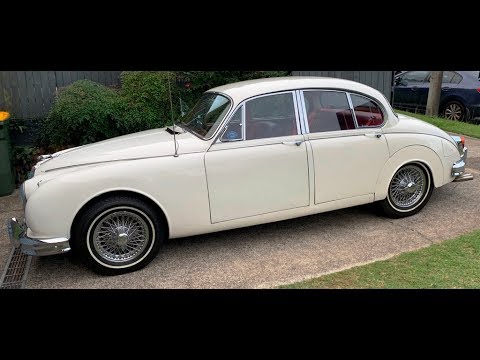 BRITISH CLASSIC CARS - 1961 Jaguar MK II 3.4 Manual