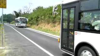 preview picture of video '茨城空港連絡バス・かしてつバス石岡南台駅停留所でのバスすれ違い'