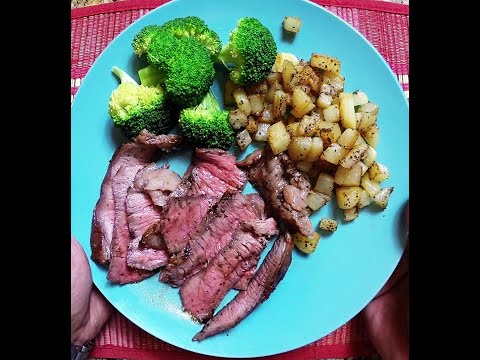 How to Grill Petite Sirloin Steaks on the Outdoor Grill