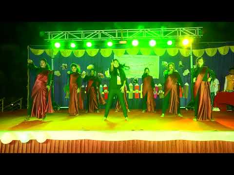 parents dance with choreographer