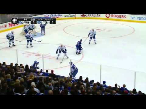 Tyler Bozak's diving backcheck helps lead to Phil Kessel's third period goal