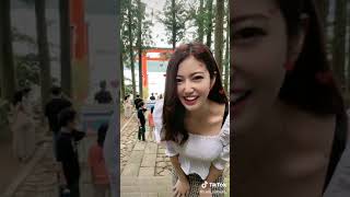 TikTok 神社で男性をフルに立たせるマナー違反するなつき