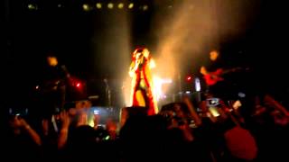 SLEIGH BELLS- Minnie