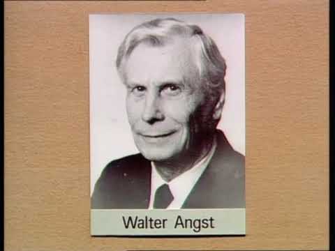 AKTENZEICHEN XY - HUMOR - PETER NIDETZKY VERTEILT BLUMEN