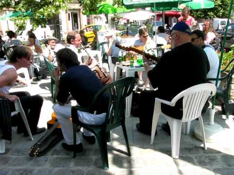 Vor Café/Bar Le Marigny in Samois-sur-Seine - II (Havana Swing Band)