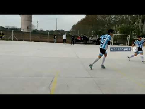 #ElHabilidosoDelDia Es @diego.laporta que salió con este lindo caño del fondo en el partido de Cuart