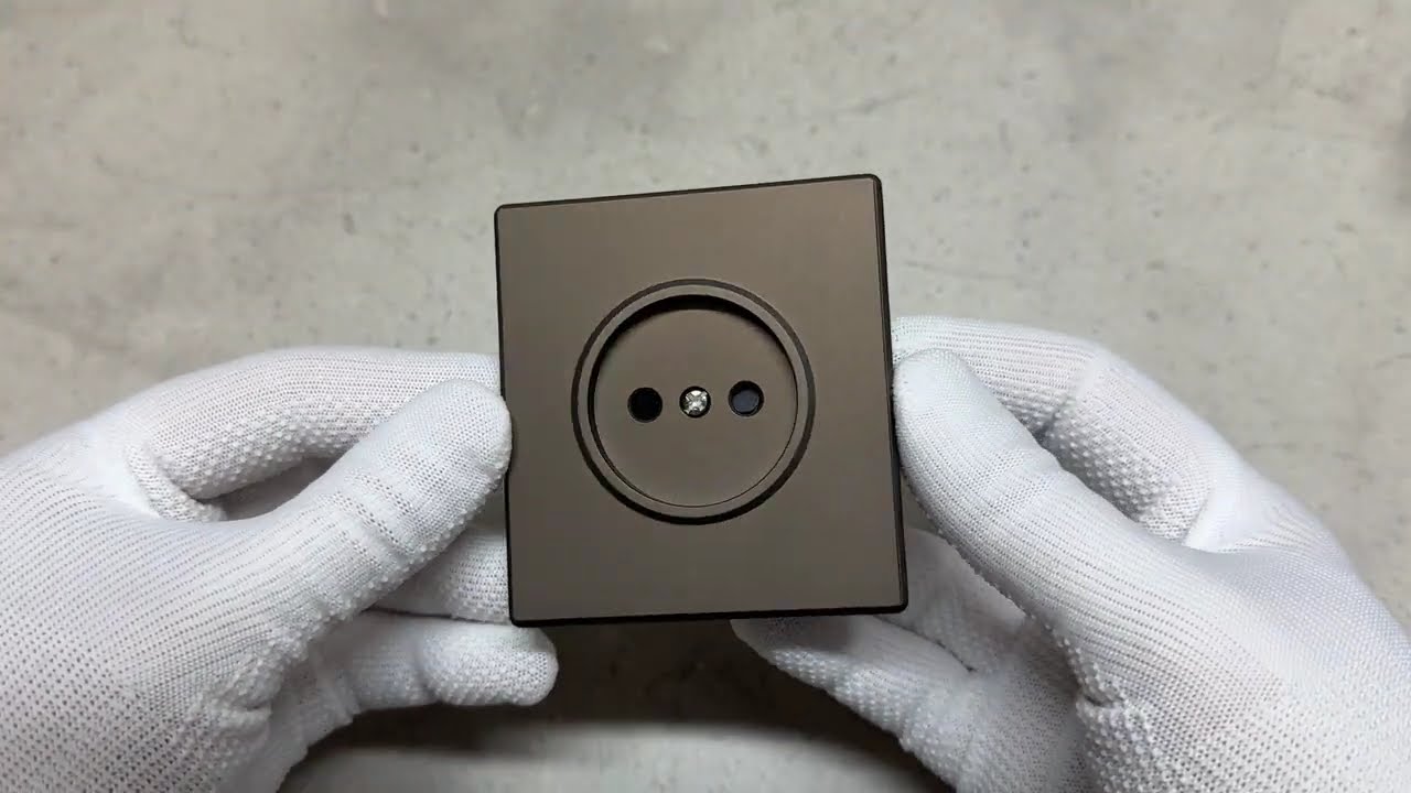 Розетка одинарна без заземлення мокко VIDEX NOTA (VF-NT-SK1-BR)