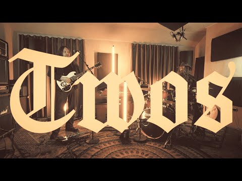 MASSIVE HASSLE - Twos