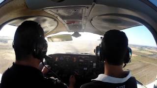 preview picture of video 'Landing at LEBZ/Talavera Piper Tomahawk PA38 Runway 31. Real Aeroclub de Badajoz'