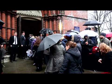 Freunde und Fans nehmen Abschied von Roger Cicero